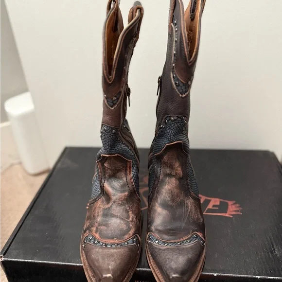 Freebird Rustic Brown and Black Boots - Picture 5 of 8